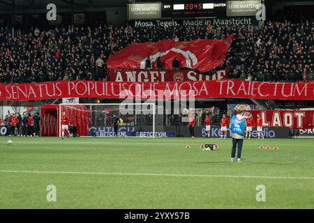 Maastricht, Niederlande. Dezember 2024. MAASTRICHT, 17.12.2024, de Geusselt Stadium, Niederländisch KNVB beker, Fußballsaison 2024/2025, MVV - Feyenoord (Becher). Banner MVV Supporters Credit: Pro Shots/Alamy Live News Stockfoto