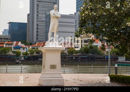 Sir Thomas Stamford Raffles Statue am Raffles's Landing Site, Boat Quay, Singapur. Foto: David Rowland / One-Image.com Stockfoto