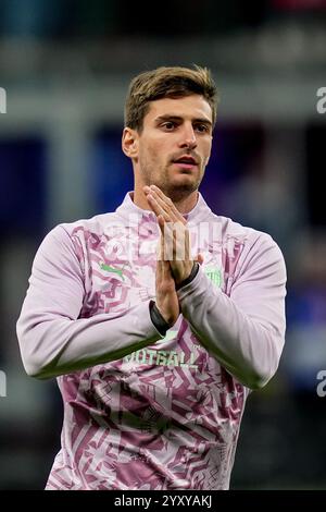 Mailand, Italien. Dezember 2024. Matteo Gabbia des AC Mailand während des Fußballspiels der UEFA Champions League zwischen dem AC Mailand und Crvena Zvezda im San Siro Stadion in Mailand, Norditalien - Mittwoch, 11. Dezember 2024. Sport - Fußball . (Foto: Spada/LaPresse) Credit: LaPresse/Alamy Live News Stockfoto