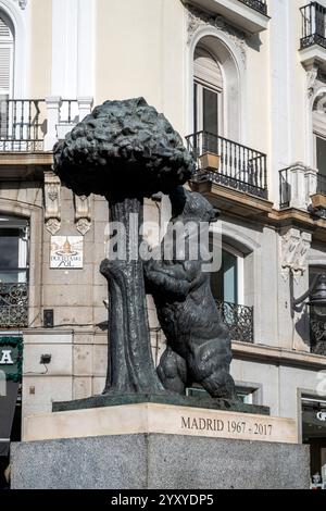 Statue des Bären und des Erdbeerbaums (El Oso y el Madrono), Puerta del Sol, Madrid, Spanien Stockfoto