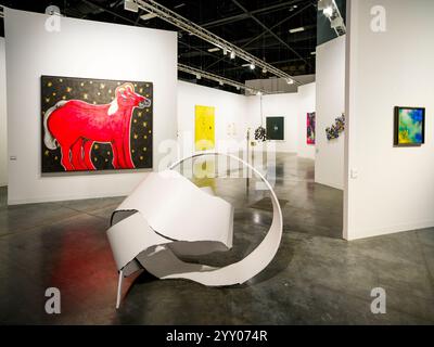 Die Art Basel Miami Beach ist eine internationale Kunstmesse, die Miami jährlich zu einem globalen Kulturzentrum macht. Diese prestigeträchtige Veranstaltung ist nicht weit entfernt Stockfoto