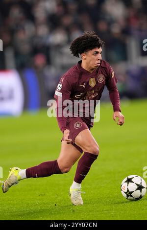 Torino, Italien. Dezember 2024. Rico Lewis von Manchester City während des Fußballspiels der UEFA Champions League zwischen Juventus FC und Manchester City im Juventus-Stadion in Turin, Nordwesten Italiens - 11. Dezember 2024. Sport - Fußball . (Foto: Fabio Ferrari/LaPresse) Credit: LaPresse/Alamy Live News Stockfoto