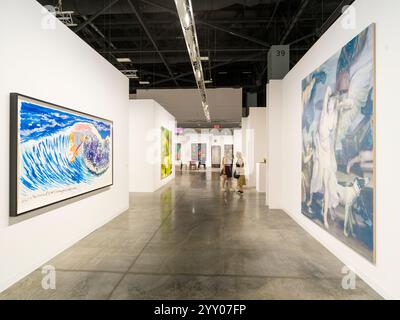 Die Art Basel Miami Beach ist eine internationale Kunstmesse, die Miami jährlich zu einem globalen Kulturzentrum macht. Diese prestigeträchtige Veranstaltung ist nicht weit entfernt Stockfoto