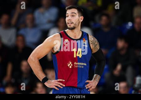 Guillermo Gustavo Willy Hernangomez Geuer vom FC Barcelona spielte am 17. Dezember 2024 im Palau Blaugrana Stadion in Barcelona. (Foto: Judit Cartiel / PRESSINPHOTO) Stockfoto