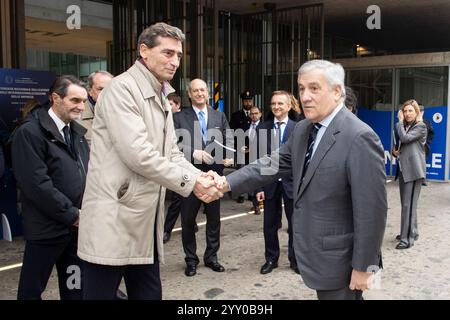 Mailand, Italien. Dezember 2024. Nella foto da sinistra verso destra Attilio Fontana, Andrea Sironi Presidente Bocconi, Antonio Tajani Vicepresidente del Consiglio dei ministri della Repubblica italianaMilano - Italia - Cronaca Mercoled&#xec;, 18 Dicembre, 2024 (Foto di Marco Ottico/Lapresse) The States General of Diplomacy XVII Mailand, Italien - News: Marco Altico Live News, Italien - News, 18. Dezember 2024 Stockfoto