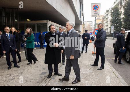 Mailand, Italien. Dezember 2024. Nella foto da sinistra verso destra Francesco Billari Rettore Bocconi, Antonio Tajani Vicepresidente del Consiglio dei ministri della Repubblica italianaMilano - Italia - Cronaca Mercoled&#xec;, 18 Dicembre, 2024 (Foto di Marco Ottico/Lapresse) GeneralstaatsanaMailand, Italien - News Mittwoch, 18. Dezember 2024 (Foto Stockfoto