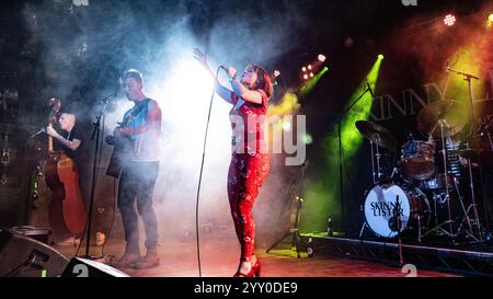 Skinny Lister in Scala, London, 13. Dezember 2024 Stockfoto