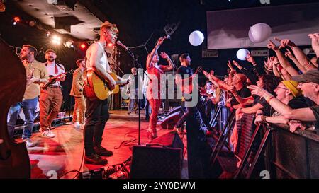 Skinny Lister in Scala, London, 13. Dezember 2024 Stockfoto