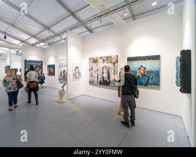 Scope Miami Beach ist eine internationale Weltmesse, auf der modernste zeitgenössische Werke von aufstrebenden und etablierten Künstlern präsentiert werden. Dies exklusive Stockfoto