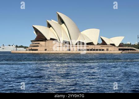 Sydney, Australien. April 2024. Blick auf das weltberühmte Opernhaus in der australischen Metropole Sydney, das Sydney Opera House. Quelle: Steffen Trumpf/dpa/Alamy Live News Stockfoto