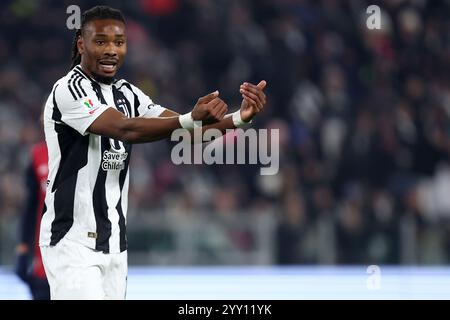 Turin, Italien. Dezember 2024. Khephren Thuram vom Juventus FC Gesten beim Achtelfinale der Coppa Italia zwischen Juventus FC und Cagliari Calcio im Allianz Stadium am 17. Dezember 2024 in Turin. Quelle: Marco Canoniero/Alamy Live News Stockfoto