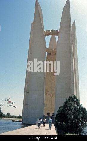 Dam Monument, Lake Nasser, Assuan, Niltal, Ägypten, September 1989, Vintage, Retro, alt, historisch, Afrika Stockfoto