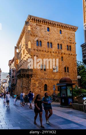 Torre Luzea ist ein Gebäude aus dem 15. Jahrhundert. In der Vergangenheit war es als Wachturm Festung. Es ist eines der besten Beispiele für zivile gotische Bauten in GIP Stockfoto