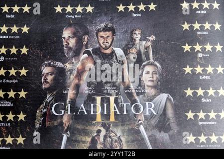 Schauspieler Paul Mescal, Pedro Pascal, Connie Nielsen, Denzel Washington Gladiator II Filmzeitungswerbung 2024 UK Stockfoto