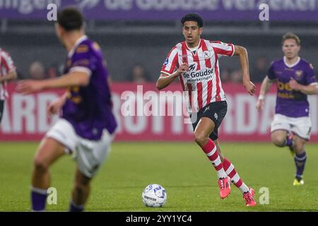 Rotterdam, Niederlande. Dezember 2024. ROTTERDAM, NIEDERLANDE - 18. DEZEMBER: Mohamed Nassoh von Sparta Rotterdam spielt mit dem Ball während des niederländischen TOTO KNVB Cup Zweitrundenspiels zwischen Sparta Rotterdam und Go Ahead Eagles am 18. Dezember 2024 im Sparta-stadion Het Kasteel in Rotterdam. (Foto von Andre Weening/Orange Pictures) Credit: Orange Pics BV/Alamy Live News Stockfoto
