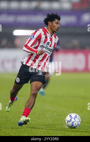 Rotterdam, Niederlande. Dezember 2024. ROTTERDAM, NIEDERLANDE - 18. DEZEMBER: Charles-Andreas Brym von Sparta Rotterdam spielt mit dem Ball während des niederländischen TOTO KNVB Cup 2. Runde Spiel zwischen Sparta Rotterdam und Go Ahead Eagles am 18. Dezember 2024 im Sparta-stadion Het Kasteel in Rotterdam. (Foto von Andre Weening/Orange Pictures) Credit: Orange Pics BV/Alamy Live News Stockfoto