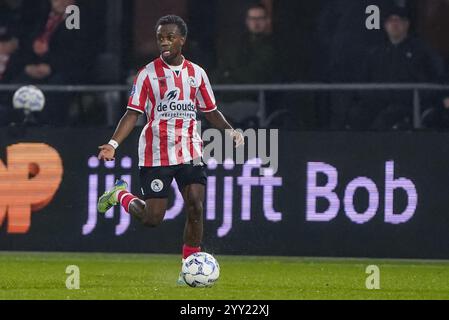 Rotterdam, Niederlande. Dezember 2024. ROTTERDAM, NIEDERLANDE - 18. DEZEMBER: Metinho von Sparta Rotterdam spielt mit dem Ball während des niederländischen TOTO KNVB Cup Zweitrundenspiels zwischen Sparta Rotterdam und Go Ahead Eagles im Sparta-stadion Het Kasteel am 18. Dezember 2024 in Rotterdam. (Foto von Andre Weening/Orange Pictures) Credit: Orange Pics BV/Alamy Live News Stockfoto