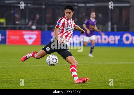 Rotterdam, Niederlande. Dezember 2024. ROTTERDAM, NIEDERLANDE - 18. DEZEMBER: Mohamed Nassoh von Sparta Rotterdam schießt im Sparta-stadion Het Kasteel am 18. Dezember 2024 im niederländischen TOTO KNVB Cup in der zweiten Runde zwischen Sparta Rotterdam und Go Ahead Eagles. (Foto von Andre Weening/Orange Pictures) Credit: Orange Pics BV/Alamy Live News Stockfoto