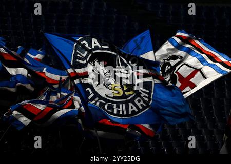 Rom, Italien. Dezember 2024. Sampdoria Flaggen beim Fußballspiel Coppa Italia zwischen AS Roma und UC Sampdoria im Olimpico-Stadion in Rom (Italien) am 18. Dezember 2024. Quelle: Insidefoto di andrea staccioli/Alamy Live News Stockfoto