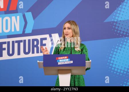 [MccLi0009644] die Finanzministerin Laura Trott wird auf einer Pressekonferenz in Westminster auf den Start des Labour-Manifests reagieren. C) Belin Stockfoto