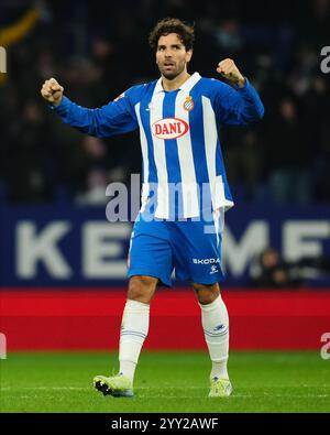 Barcelona, Spanien. Dezember 2024. Während des La Liga EA Sports Matches zwischen RCD Espanyol und Valencia CF spielte er am 18. Dezember 2024 im RCDE Stadion in Barcelona, Spanien. (Foto: Bagu Blanco/PRESSINPHOTO) Credit: PRESSINPHOTO SPORTS AGENCY/Alamy Live News Stockfoto