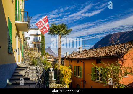 Beeindruckender Blick auf die Flagge von Gandria (?) Im Vorort Lugano - kanton Tessin (ist ein italienischsprachiger Kanton in der Südschweiz). Stockfoto