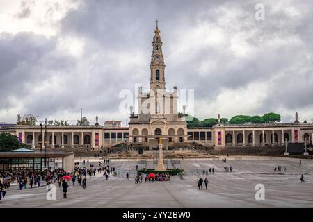 Die Basilika unserer Lieben Frau vom Rosenkranz, eine römisch-katholische Kirche im Heiligtum von Fátima in Cova da Iria, Portugal Stockfoto