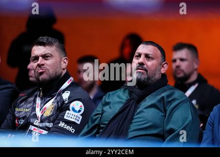 Naseem Hamed (rechts) am Boulevard World, Riad in Saudi-Arabien. Bilddatum: Mittwoch, 18. Dezember 2024. Stockfoto