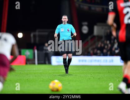 Schiedsrichter Christopher Kavanagh – AFC Bournemouth gegen West Ham United, Premier League, Vitality Stadium, Bournemouth, Großbritannien – 16. Dezember 2024 nur redaktionelle Verwendung – es gelten Einschränkungen von DataCo Stockfoto