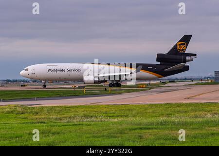 Dallas-Ft. Worth Airport, 9-11-2020 Grapevine, TX, USA United Parcel Service McDonnell Douglas MD-11F N285UP Abfahrt ab 36R in Dallas Forth Worth Stockfoto