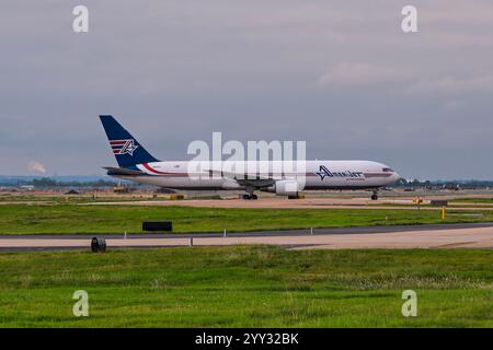 Dallas-Ft. Worth Airport, 9-11-2020 Grapevine, TX, USA Amerijet Cargo Boeing 767-3400F N316CM Abfahrt ab 36R am Dallas Forth Worth International Stockfoto