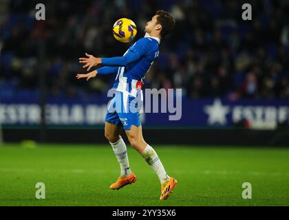 Brian Olivan von RCD Espanyol während des La Liga EA Sports Matches zwischen RCD Espanyol und Valencia CF spielte am 18. Dezember 2024 im RCDE Stadium in Barcelona, Spanien. (Foto: Bagu Blanco / PRESSINPHOTO) Stockfoto