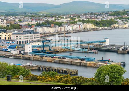 Douglas, Isle of man - 18. Mai 2023: Douglas Harbor und Isle of man Sea Terminal Stockfoto