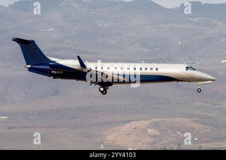 Flughafen Gran Canaria, Gando. Embraer 135/145 Flugzeug der Joao Braz Airline Landung. Stockfoto