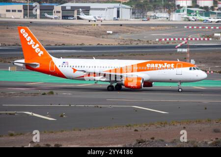 Airbus A320 Flugzeug der Billigfluggesellschaft Easyjet Europe startet am Flughafen Gran Canaria. Stockfoto