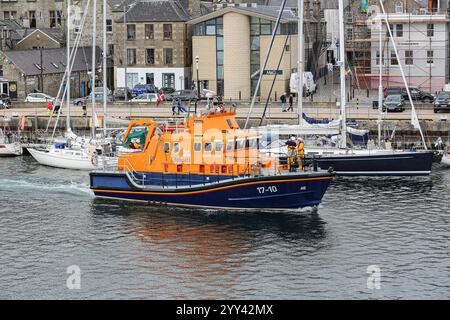 Lerwick Rettungsboote Station, Shetland, Großbritannien: Allwetter-Rettungsboot MICHAEL UND JANE VERNON, Royal National Lifeboat Institution, größte RNLI Severn Klasse Stockfoto