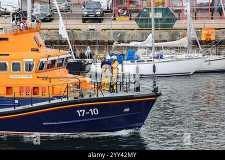 Lerwick Rettungsboote Station, Shetland, Großbritannien: Allwetter-Rettungsboot MICHAEL UND JANE VERNON, Royal National Lifeboat Institution, größte RNLI Severn Klasse Stockfoto