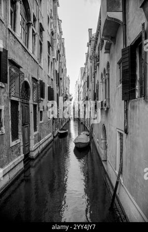 Kanal in Venedig Stockfoto