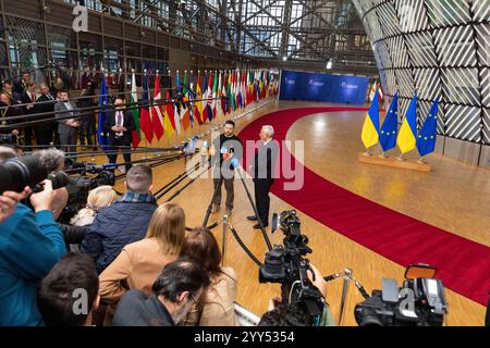 Brüssel, Belgien Dezember 2024. Sacha Leon/Le Pictorium - EUROPÄISCHER GIPFEL IN BRÜSSEL - 19/12/2024 - Belgien/Brüssel - Volodymyr Zelensky. Die europäischen Staats- und Regierungschefs trafen sich heute in der belgischen Hauptstadt zum letzten Gipfel im Jahr 2024. Ein Gipfel, der durch die Anwesenheit des ukrainischen Präsidenten Zelenskyj gekennzeichnet ist. Quelle: LE PICTORIUM/Alamy Live News Stockfoto