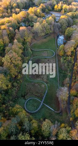 Drohnenansicht einer Rodelbahn in Rugen Stockfoto