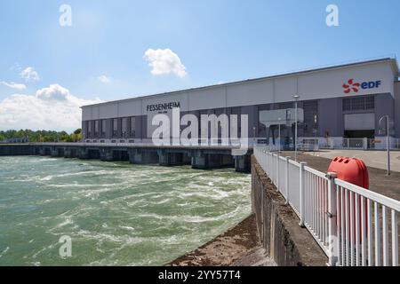 Kernkraftwerk Fessenheim (Nordostfrankreich): Laufwasserkraftwerk am Rhein, am Canale Grande im Elsass Stockfoto