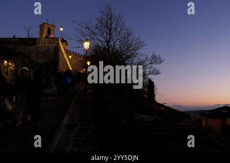 Luci natalizie nel Centro Storico di San Marino Stockfoto