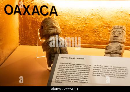 Mexiko-Stadt, Mexiko 12. November 2024: Anthropomorphe Figuren im Templo Mayor Museum in Mexiko-Stadt. Stockfoto