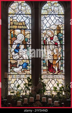 Buntglasfenster in der St. John the Evangelist Church in Langcliffe, North Yorkshire Stockfoto