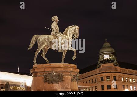 Denkmal, Reiterstatue, Kaiser Franz Josef I., vor der Albertina, Nachtaufnahme, Wien, Österreich, Europa Stockfoto