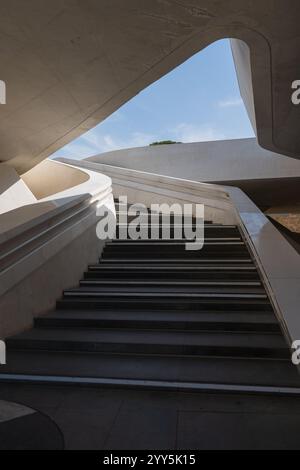 Nikosia, Zypern, 4. November 2023. Zaha Hadid Architects hat den Eleftheria Square, einen öffentlichen Park, fertiggestellt Stockfoto