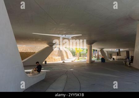 Nikosia, Zypern, 4. November 2023. Zaha Hadid Architects hat den Eleftheria Square, einen öffentlichen Park, fertiggestellt Stockfoto
