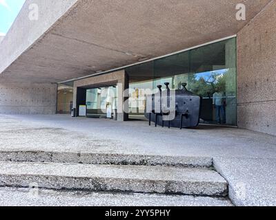 Mexiko-Stadt, Mexiko - 2. August 2023: Das Rufino Tamayo Museum im Bosque de Chapultepec präsentiert nationale und internationale Moderne Stockfoto