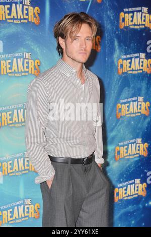 Dougie Poynter nimmt an der Gala-Aufführung des neuen Musicals auf der Grundlage von Tom Fletchers The Creakers in der Queen Elizabeth Hall im Southbank Centre in London Teil. Bilddatum: Donnerstag, 19. Dezember 2024. Stockfoto