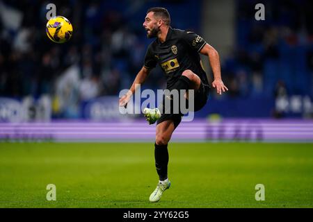 Barcelona, Spanien. Dezember 2023. Luis Rioja von Valencia CF spielte am 18. Dezember 2024 im RCDE-Stadion in Barcelona, Spanien, während des La Liga EA Sports Matches zwischen RCD Espanyol und Valencia CF. (Foto: Sergio Ruiz/Imago) Credit: PRESSINPHOTO SPORTS AGENCY/Alamy Live News Stockfoto